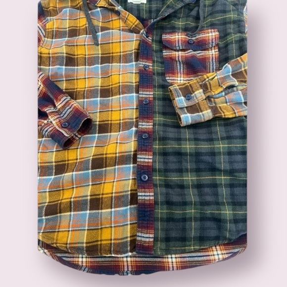 American Eagle Outfitters Men's Hooded Flannel Mismatch Pattern Shirt - Picture 8 of 14